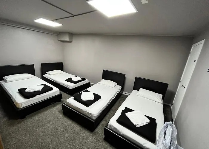 Hit Hostel